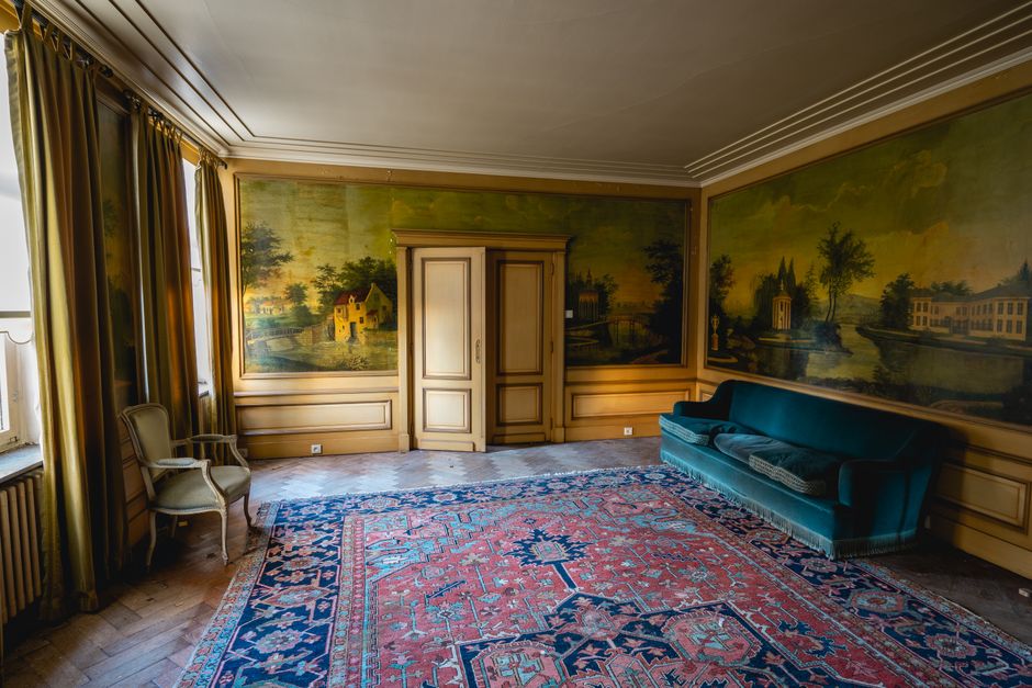 Glamoureuze kunstwerk met abstracte patronen aan de muur. Glamoureuze kunstwerk met abstracte patronen aan de muur.