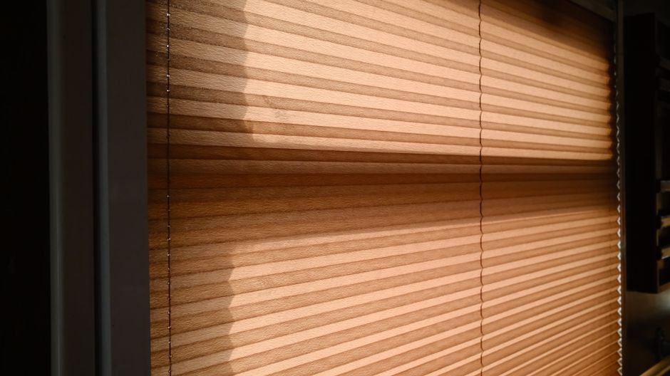 Plisségordijnen als de perfecte flexibele zonwering voor de zomer
